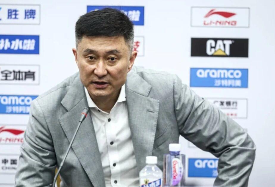 IM电竞官方网站-杜锋阴阳发言被媒体人批评，杜锋盛赞张皓嘉，张皓嘉被球迷喊MVP
